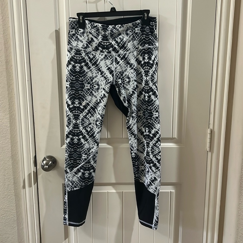 VICTORIA’S SECRET VSX SPORT KNOCKOUT TIGHTS SIZE L